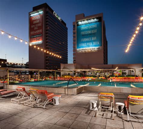 downtown grand las vegas reviews.